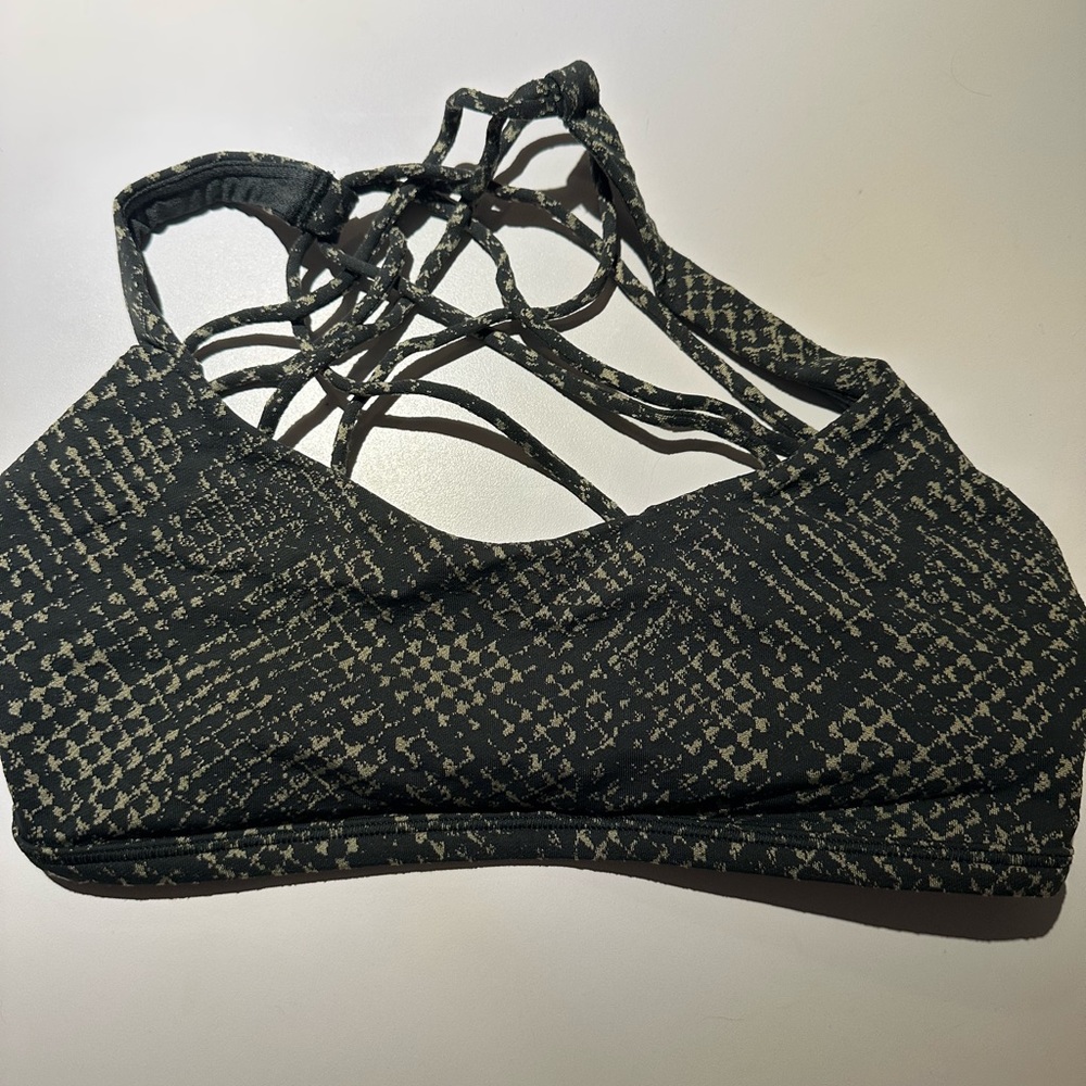 Lululemon free to be wild sports bra